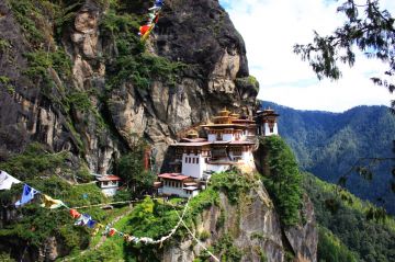 Experience 10 Days India to Paro Luxury Trip Package