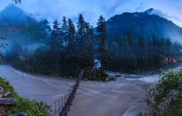 Family Getaway 4 Days Kasol, Manikaran with Tosh Hill Stations Vacation Package