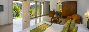 6 Days 5 Nights Kochi, Munnar, Thekkady with Kumarakom Hill Stations Tour Package