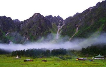 8 Days 7 Nights Darjeeling, Gangtok and Yumthang Romance Tour Package