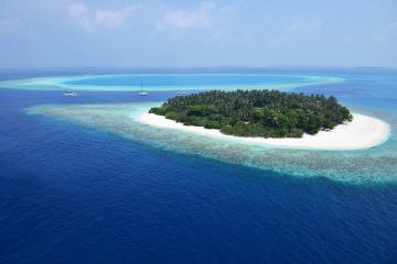 Amazing 5 Days 4 Nights Maldives Honeymoon Trip Package
