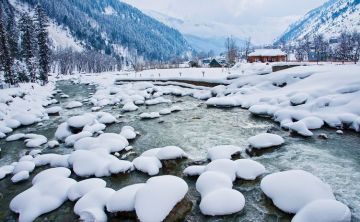 Beautiful 6 Days Srinagar Romantic Tour Package