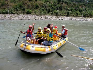 Heart-warming Manali Romantic Tour Package for 4 Days from Delhi