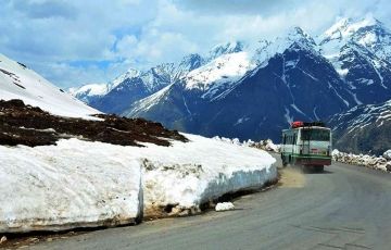 6 Days New Delhi to Manikarna Holiday Package