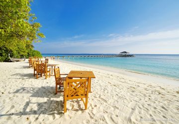 Pleasurable 4 Days Maldives to Royal Island Rseort Holiday Package