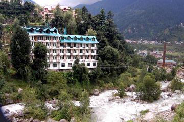 4 Days 3 Nights Manali Rafting Tour Package
