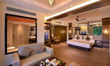 Ecstatic 4 Days 3 Nights Goa Honeymoon Holiday Package