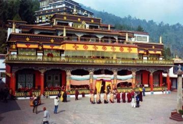 Beautiful 5 Days 4 Nights Darjeeling Lake Vacation Package