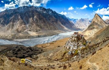 Family Getaway 11 Days 10 Nights Manali Trip Package