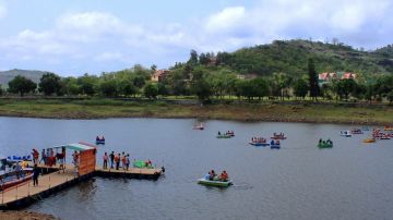 Honeymoon at Hills of Saputara