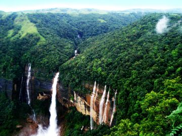 Family Getaway 4 Days SHILLONG, CHERRAPUNJEE, DAWAKI and Mawlynnong Trip Package