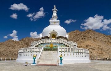 Beautiful Nubra Tour Package for 6 Days 5 Nights