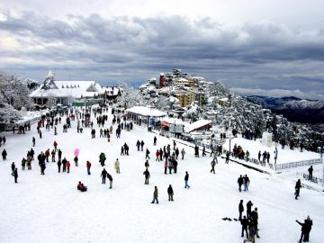 Family Getaway 4 Days Manali Friends Holiday Package