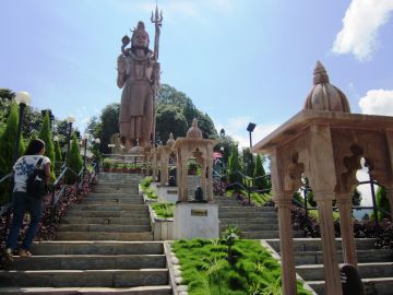 Family Getaway 6 Days 5 Nights Kathmandu Wildlife Trip Package