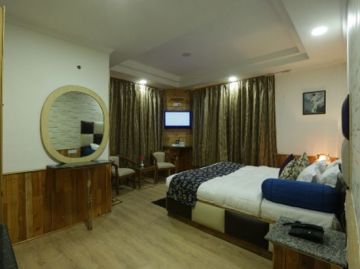 Magical 4 Days 3 Nights Manali Romantic Holiday Package