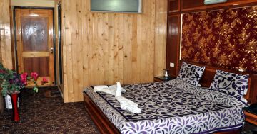 Magical 4 Days Srinagar Historical Places Holiday Package