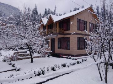Memorable 5 Days 4 Nights Kullu Honeymoon Trip Package