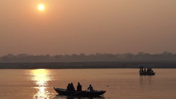 "The Ultimate Varanasi Temple Tour" with ritual perform