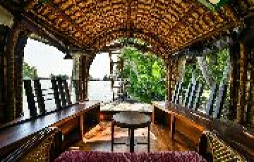 Experience Kerala Weekend Getaways Tour Package for 2 Days 1 Night