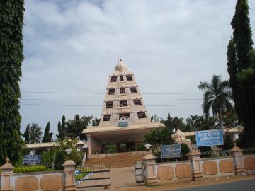 Experience 9 Days Kalahasti Tirupathi Tiruthani Kanchipuram Kumbakonam Tanjavur Tirchy Thiruvanamalai Melmaruvathur Luxury Vacation Package