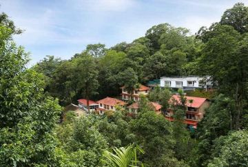 Amazing 3 Days 2 Nights Alleppey Honeymoon Trip Package