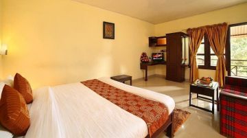 Amazing 3 Days 2 Nights Alleppey Honeymoon Trip Package