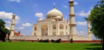 Ecstatic 2 Days New Delhi to Agra Vacation Package