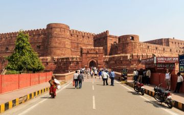 Ecstatic 2 Days New Delhi to Agra Vacation Package