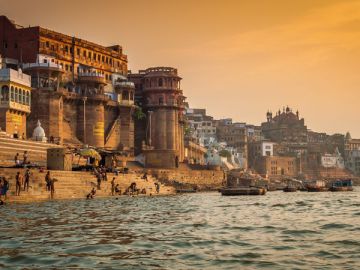 Heart-warming 7 Days 6 Nights New Delhi, Jaipur, Agra with Varanasi Tour Package