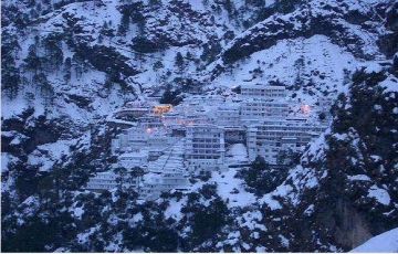 Amazing 4 Days 3 Nights Patnitop Romantic Trip Package