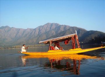 Beautiful 6 Days Srinagar Romantic Tour Package