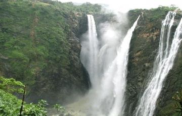 Beautiful 14 Days 13 Nights Madurai, Munnar, Thekkady and Alleppey Holiday Package