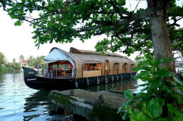 7 Days 6 Nights Munnar, Thekkady with Allepey Trip Package