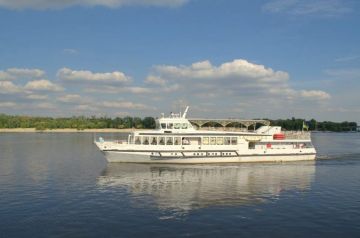 Best 8 Days Paris Romance Tour Package