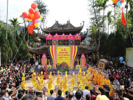 Huong Pagoda Festival