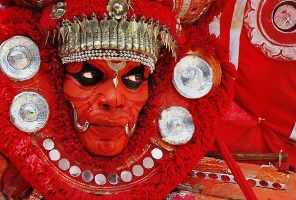 Kuttikkol Thampuratti Theyyam