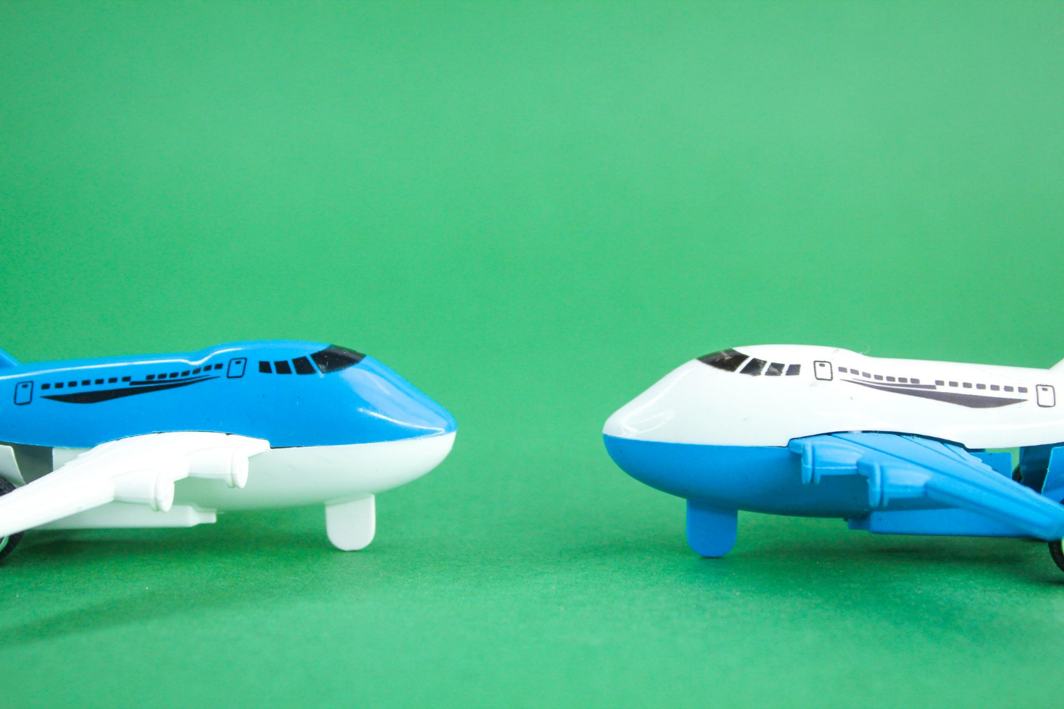 Boeing vs Airbus: Which Cockpit Is Easier for New Pilots?