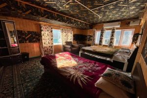 5 Days 4 Nights srinagar Tour Package by Tamjeed Tours And Travels