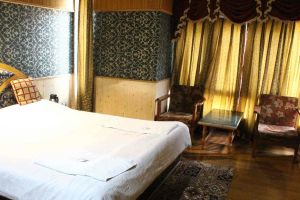 5 Days 4 Nights srinagar Tour Package by Tamjeed Tours And Travels