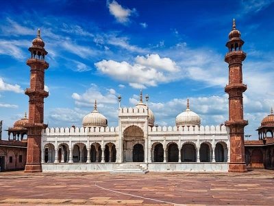 ENCHANTING MADHYA PRADESH WITH ADVENTURE .