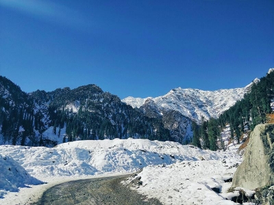 Family Getaway 2 Days Kullu Holiday Package