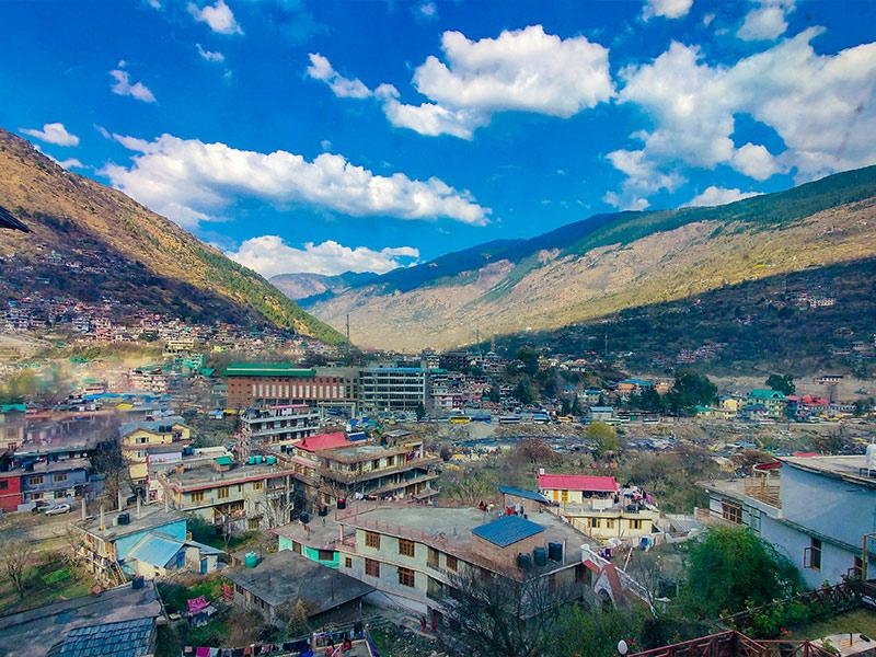 Family Getaway 3 Days Kullu Tour Package