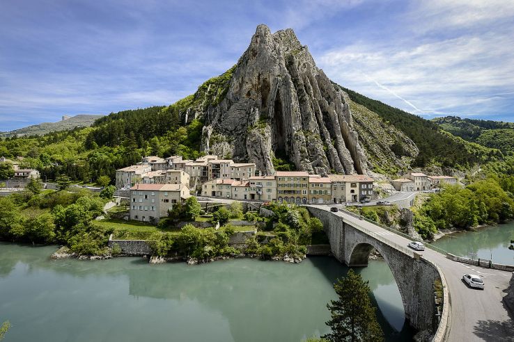 France Tour Place | Best Tourist Place to visit in France | HelloTravel