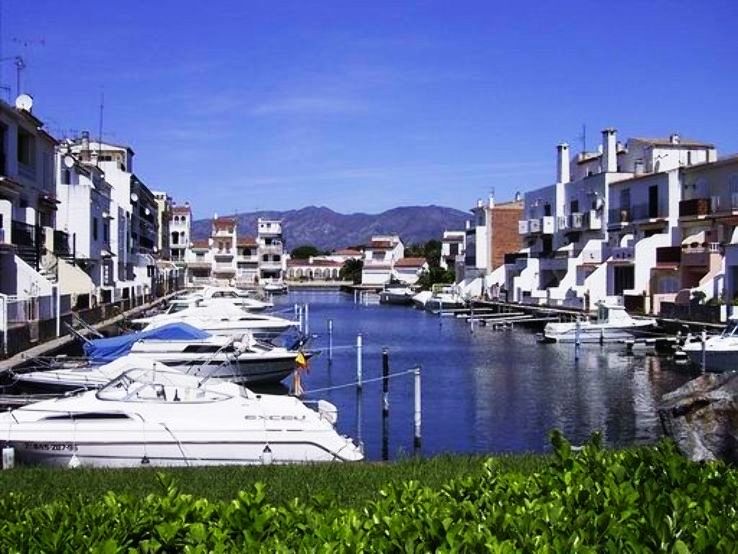 Empuriabrava Trip Packages