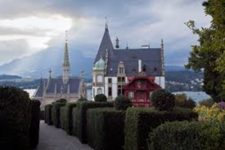Magical 4 Days Lucerne Friends Trip Package