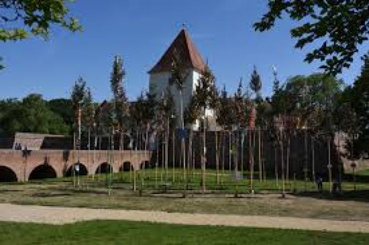 Sarvar Trip Packages