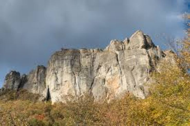 Castelnovo ne Monti Trip Packages