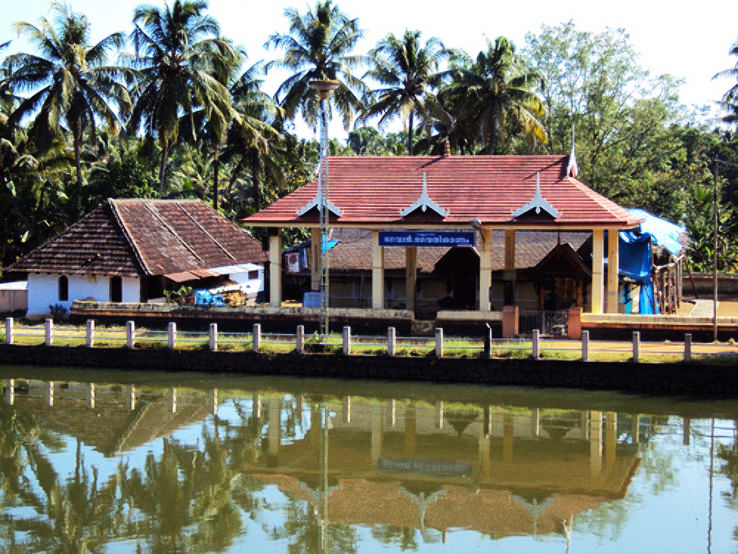 Vallachira Trip Packages