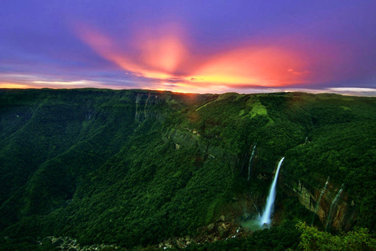 Experience 2 Days 1 Night Cherrapunjee Vacation Package