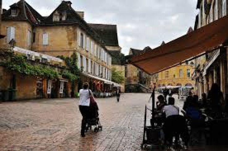 Sarlat la Caneda Trip Packages